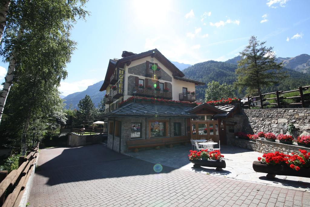Hotel Stella Del Nord Курмайор Екстериор снимка