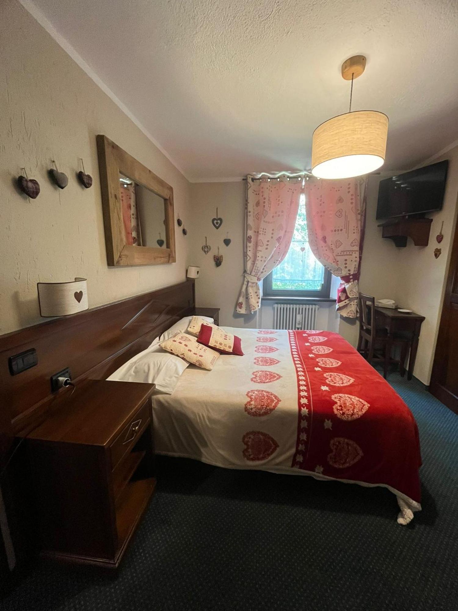 Hotel Stella Del Nord Курмайор Екстериор снимка