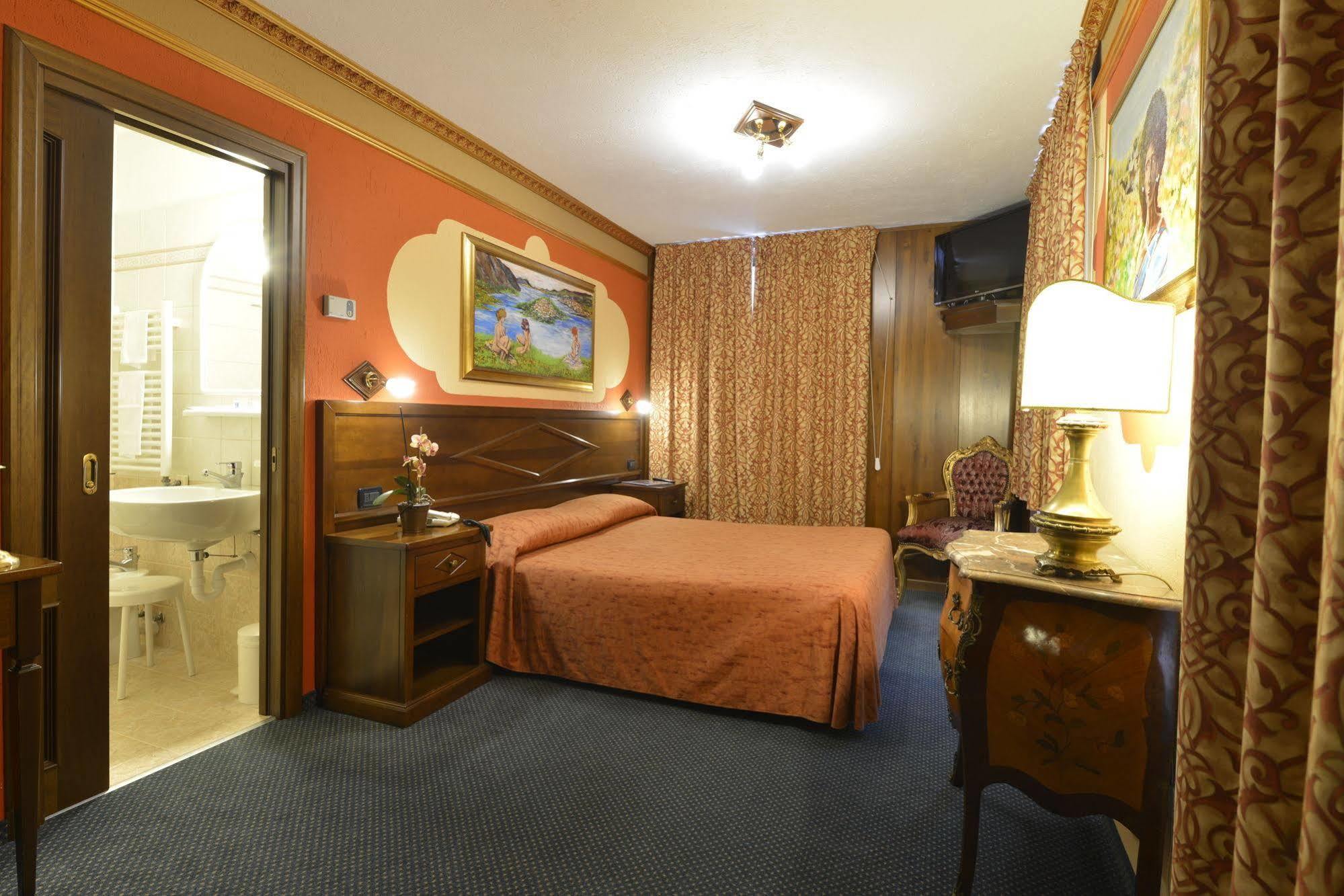 Hotel Stella Del Nord Курмайор Екстериор снимка